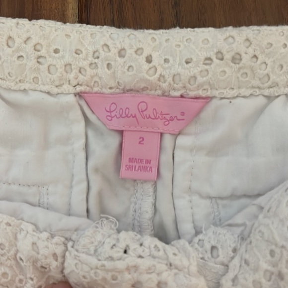 Lilly Pulitzer white eyelet shorts size 2 - Picture 3 of 3